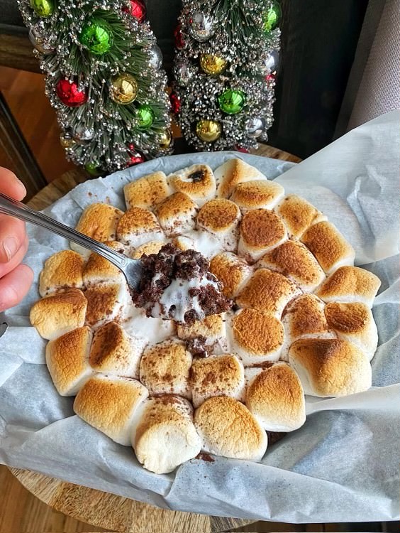 Hot Cocoa Brownie Skillet